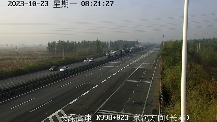唐津高速:大雾天气路警联动 压车带道护航出行 监控图片